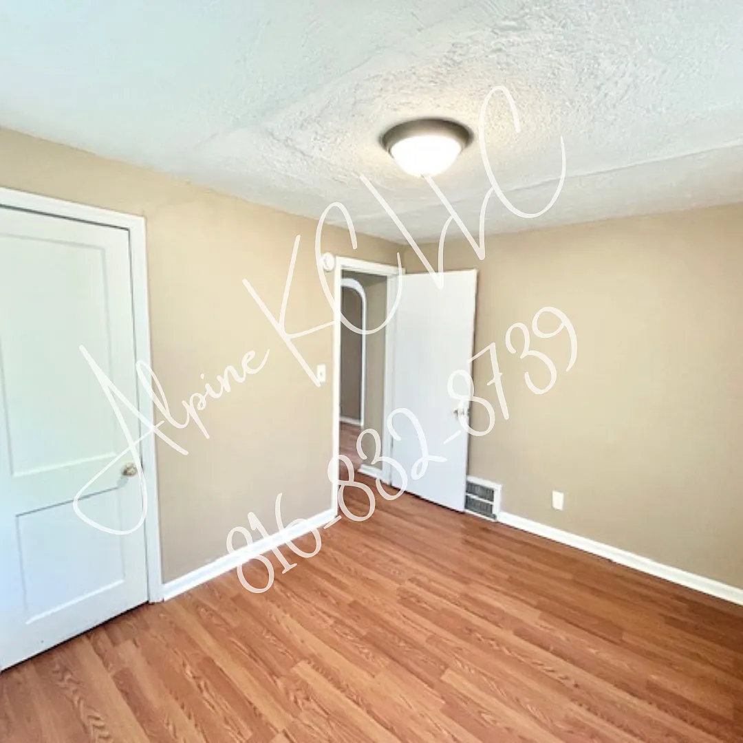 3 bed, 946 sqft, $925 — Photo 4