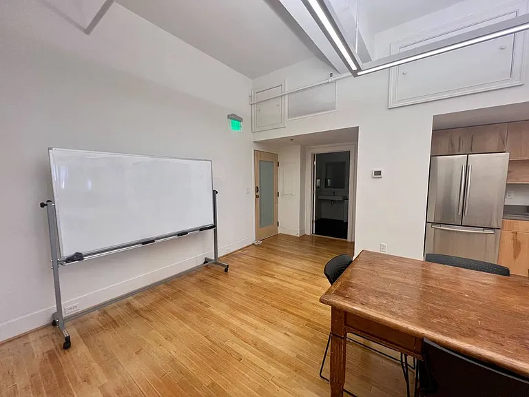 609 Market St E #107 — Photo 21