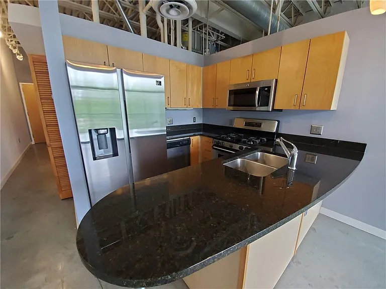 5200 Peachtree Rd #3303 — Photo 12