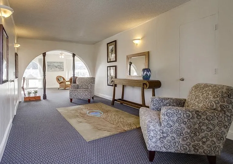 Villa Capri Apartments — Photo 5