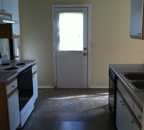4th image of 7 Martins Hollow Ln