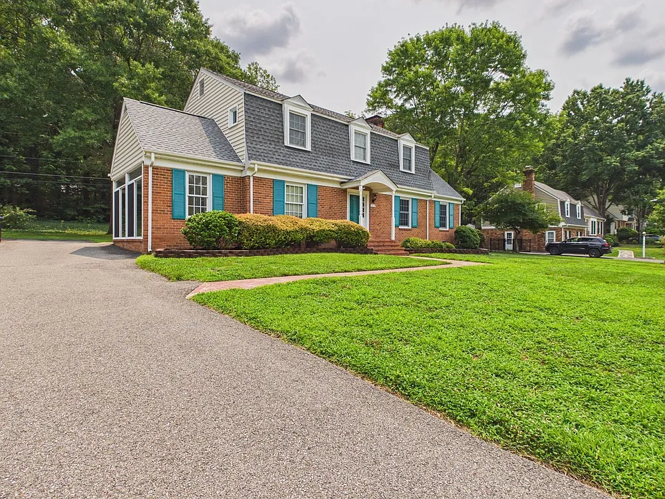 1519 Chauncey Ln