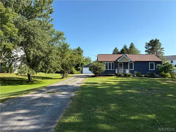 6975 Michael Rd, Orchard Park, NY 14127