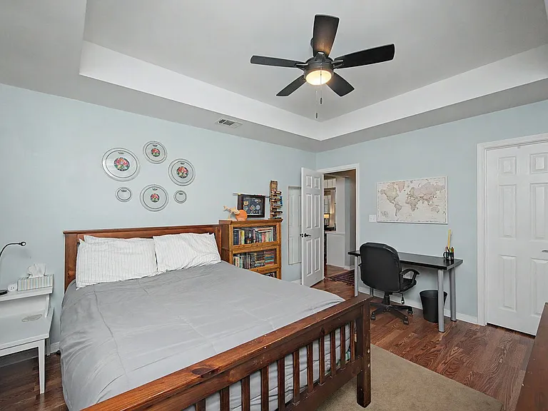 1626 Oakmont Cir — Photo 47