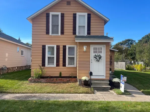224 S D St, Cheboygan, MI 49721