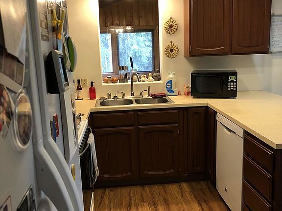 4th image of 370 Ester Dr