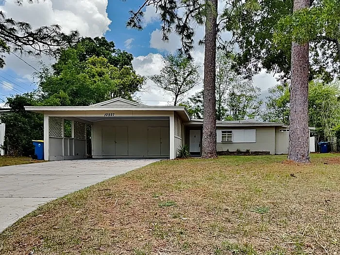 10927 Regency Dr — Photo 1