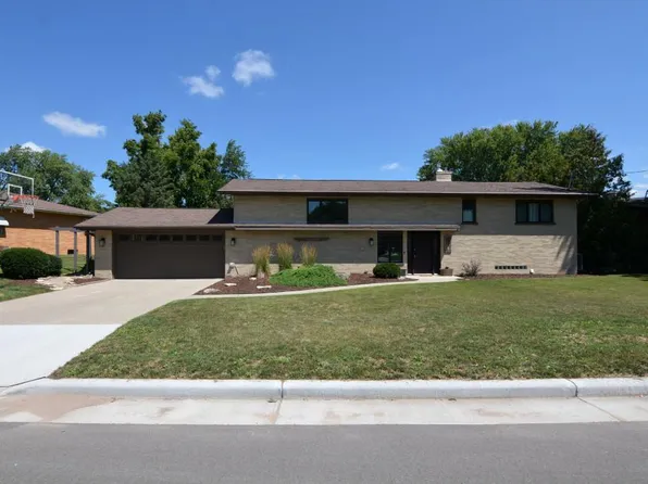 430 Sunset Court, Marshall, WI 53559