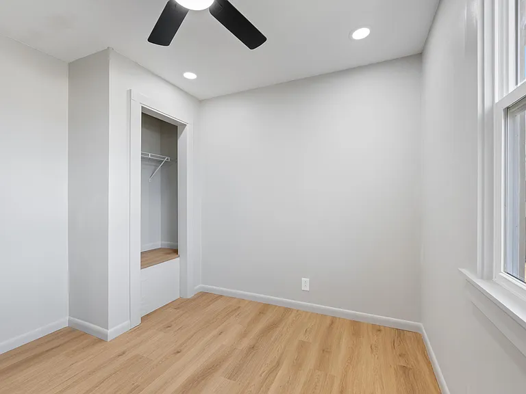 609 McPherson Ct S — Photo 18