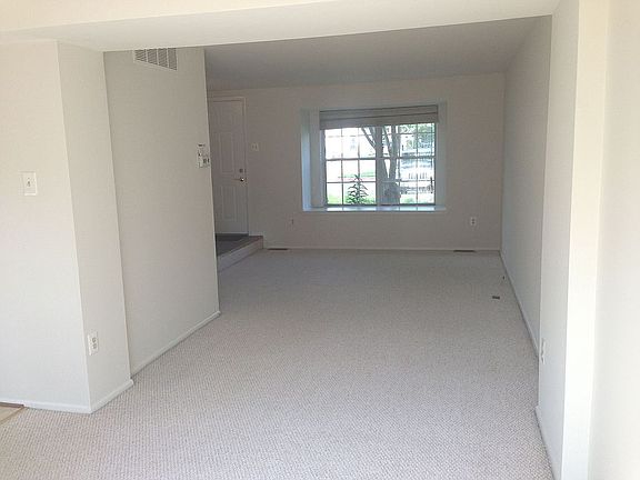 4th image of 9443 Riverbrink Ct
