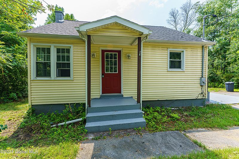 2nd image of 211 Northline Road