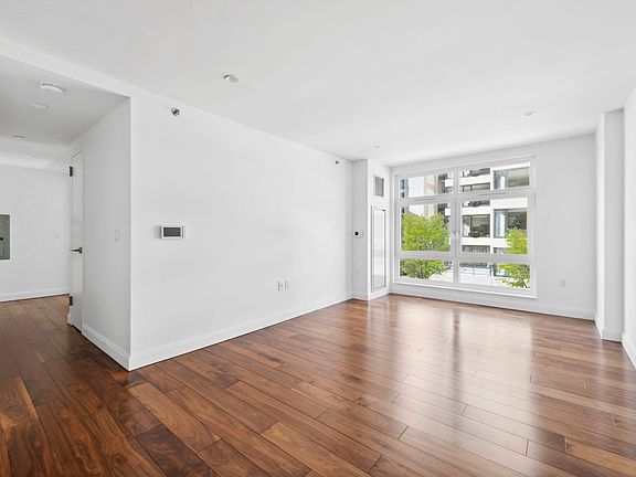 3rd image of 440 Washington St APT 405