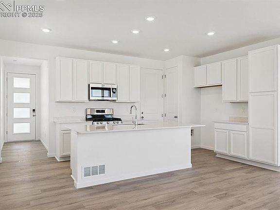 2nd image of 2511 Milano Way