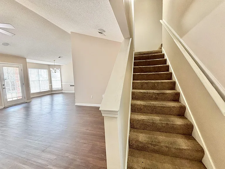 9879 Averbury Dr — Photo 4