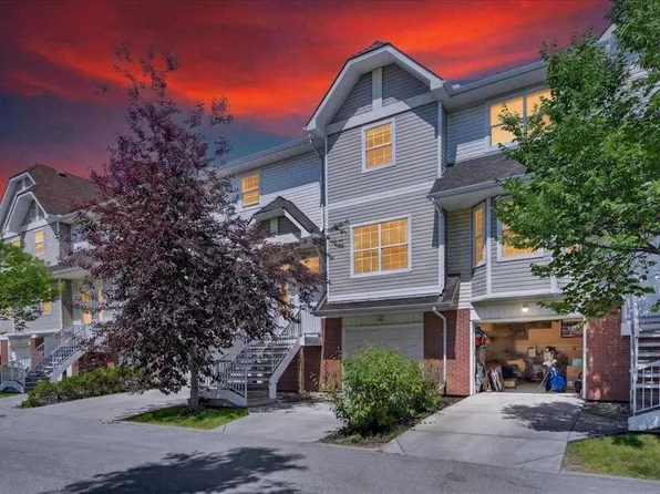 113 Tuscany Dr S, Calgary, AB T3L 2E8