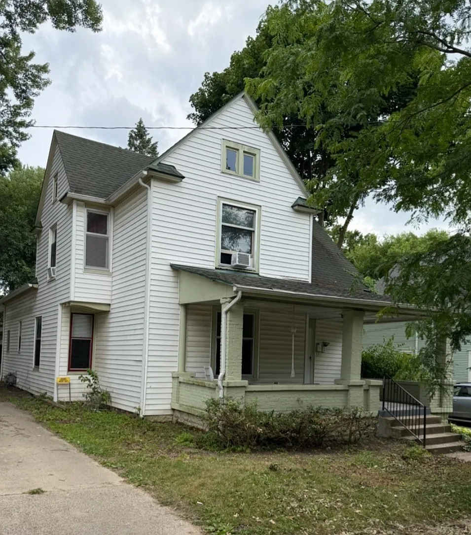 3 bed, $1,645 — Photo 1