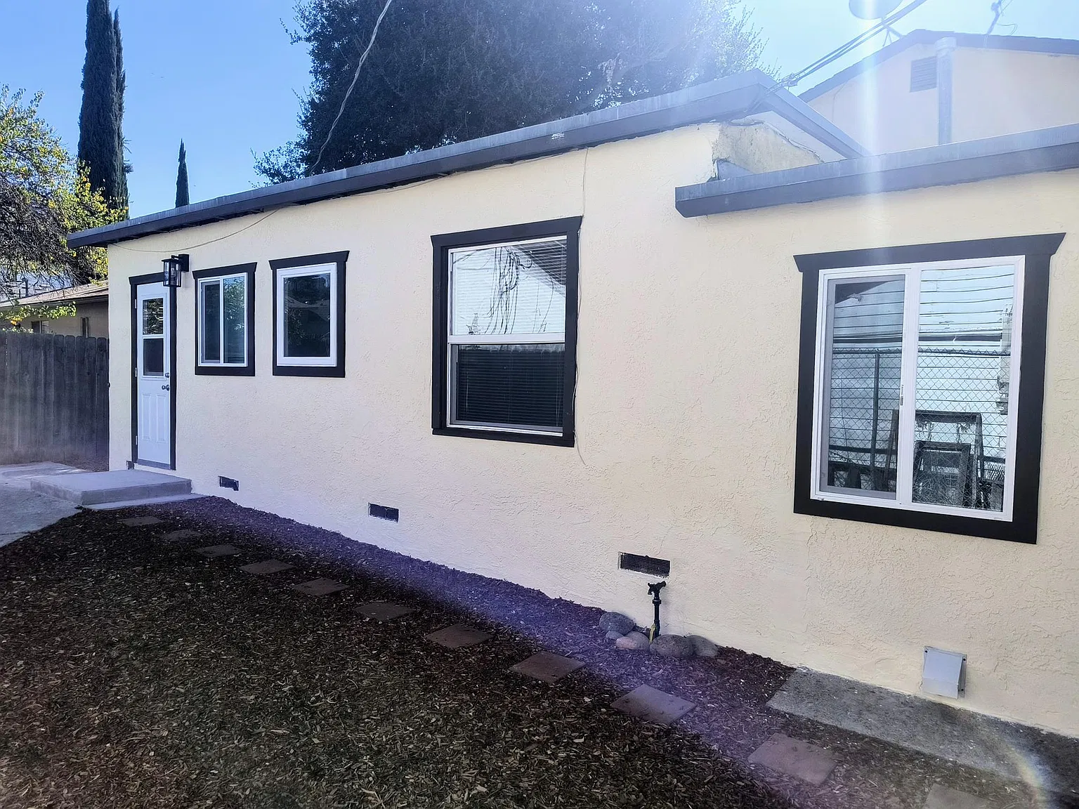 2 bed, $2,400 — Photo 1