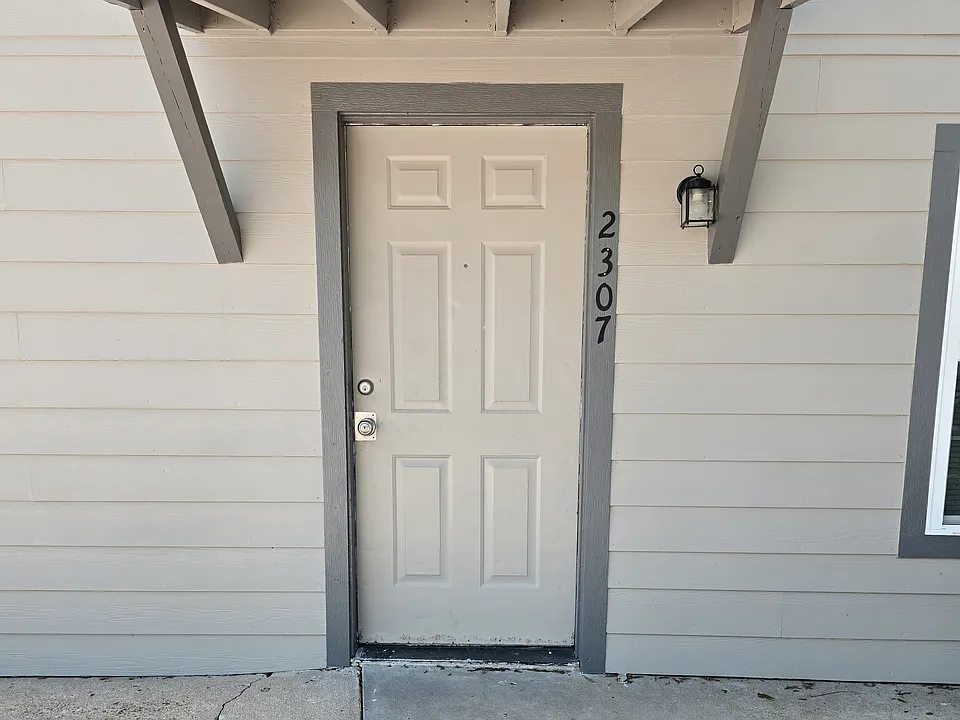 2307 Elm Ave #2307