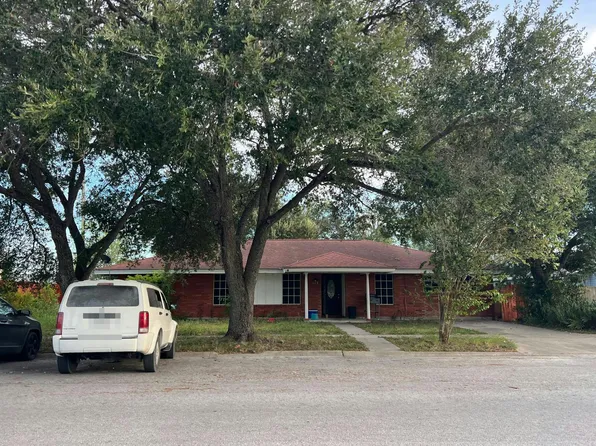 113 W Merriman St, Sinton, TX 78387