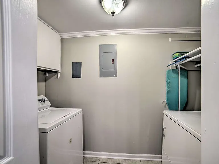 510 E Gillespie St #B9 — Photo 20