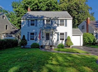 1521 Valencia Rd, Niskayuna, NY 12309