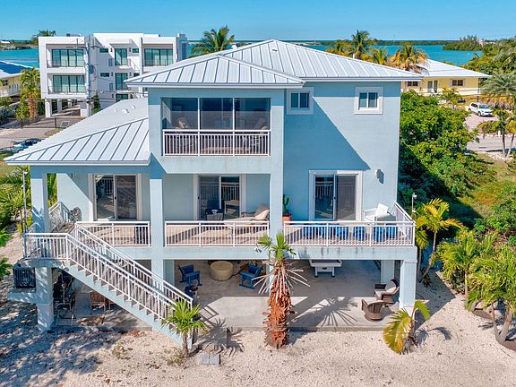 2nd image of 121 Bimini Dr