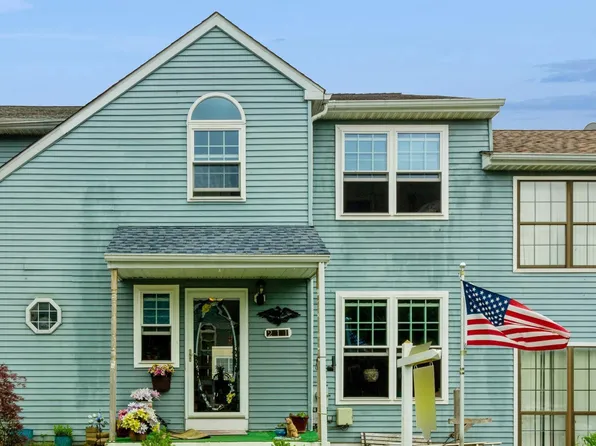 211 White Plains Ct, Newark, DE 19702