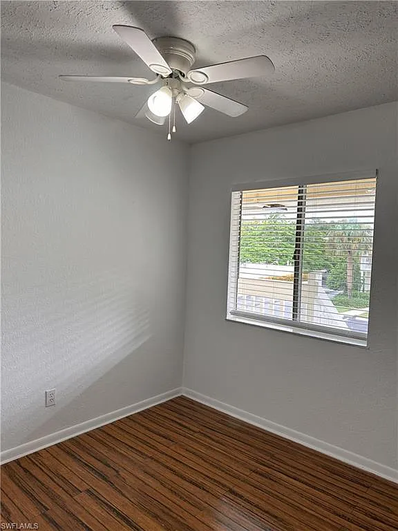 2 bed, 2.0 bath, 886 sqft, $1,600 — Photo 2