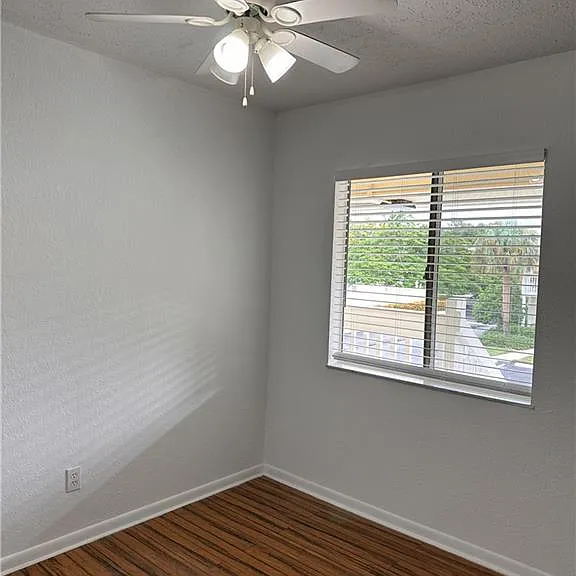 4629 Bayshore Dr #J7 — Photo 2
