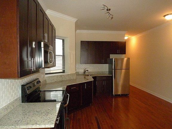 3rd image of 5715 N Kenmore Ave APT 2A