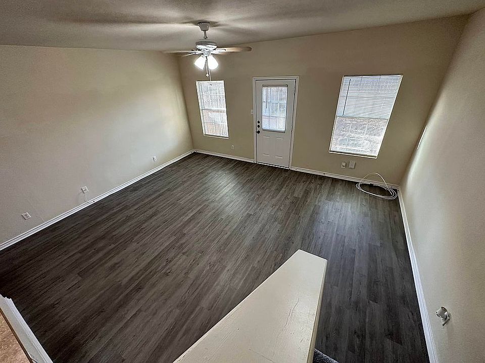 Family Room - Dining