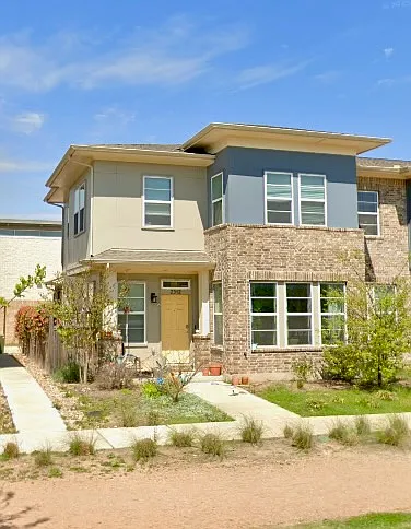 3 bed, 2.5 bath, 1252 sqft, $2,670 — Photo 1