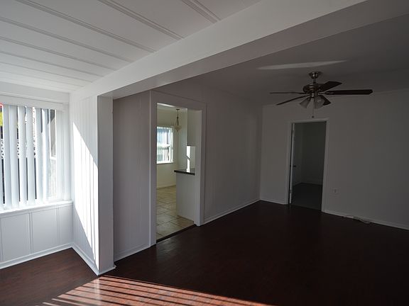 2nd image of 942 W 19th St