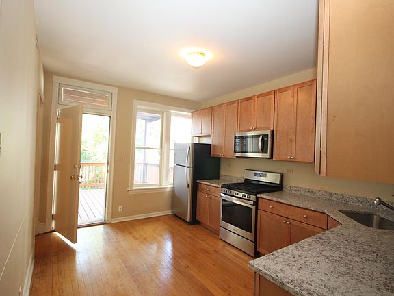4th image of 1336 W Belmont Ave APT 2