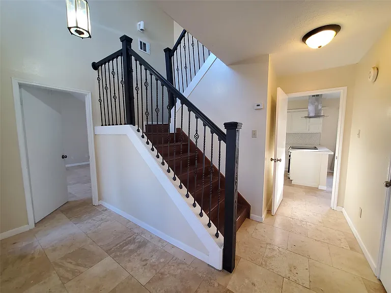 2810 Arrowhead Dr — Photo 7