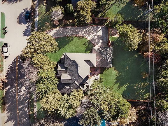 2nd image of 1940 Valley View Dr