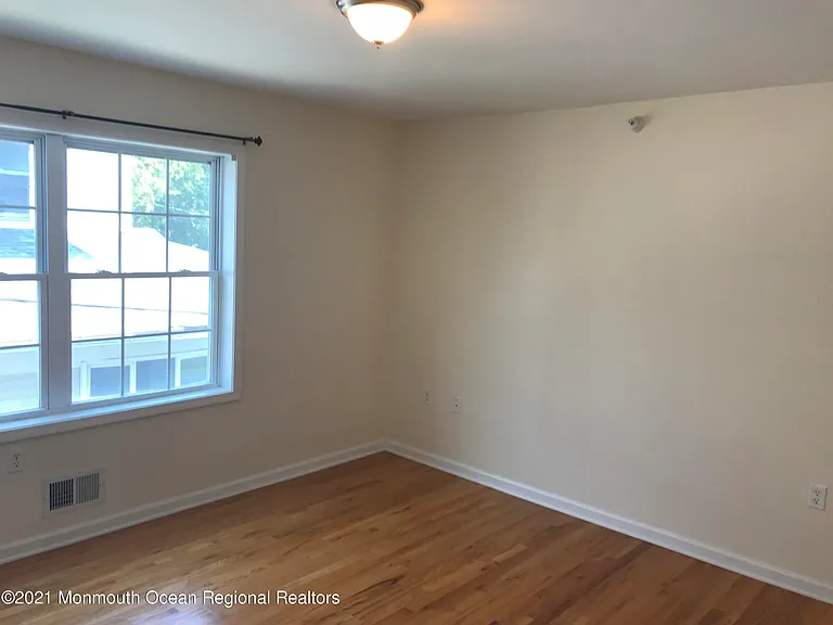 112 Morris Ave #B — Photo 14