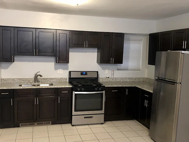 1824 W 46th St #1F — Photo 3