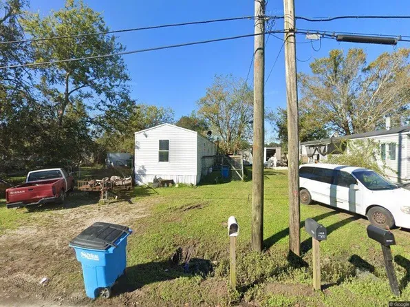 1908 Suzi Dr, Saint Bernard, LA 70085
