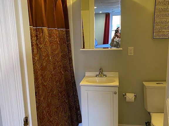 3rd image of 302 Newbury St APT 10