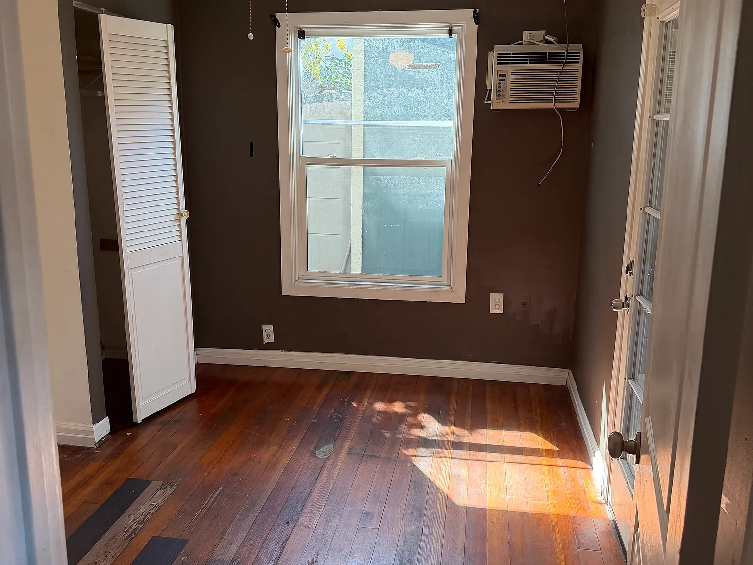 2 bed, 750 sqft, $2,600 — Photo 4