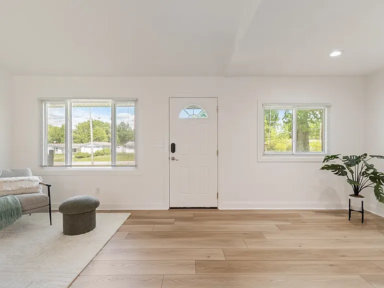 2050 Byron Dr — Photo 7