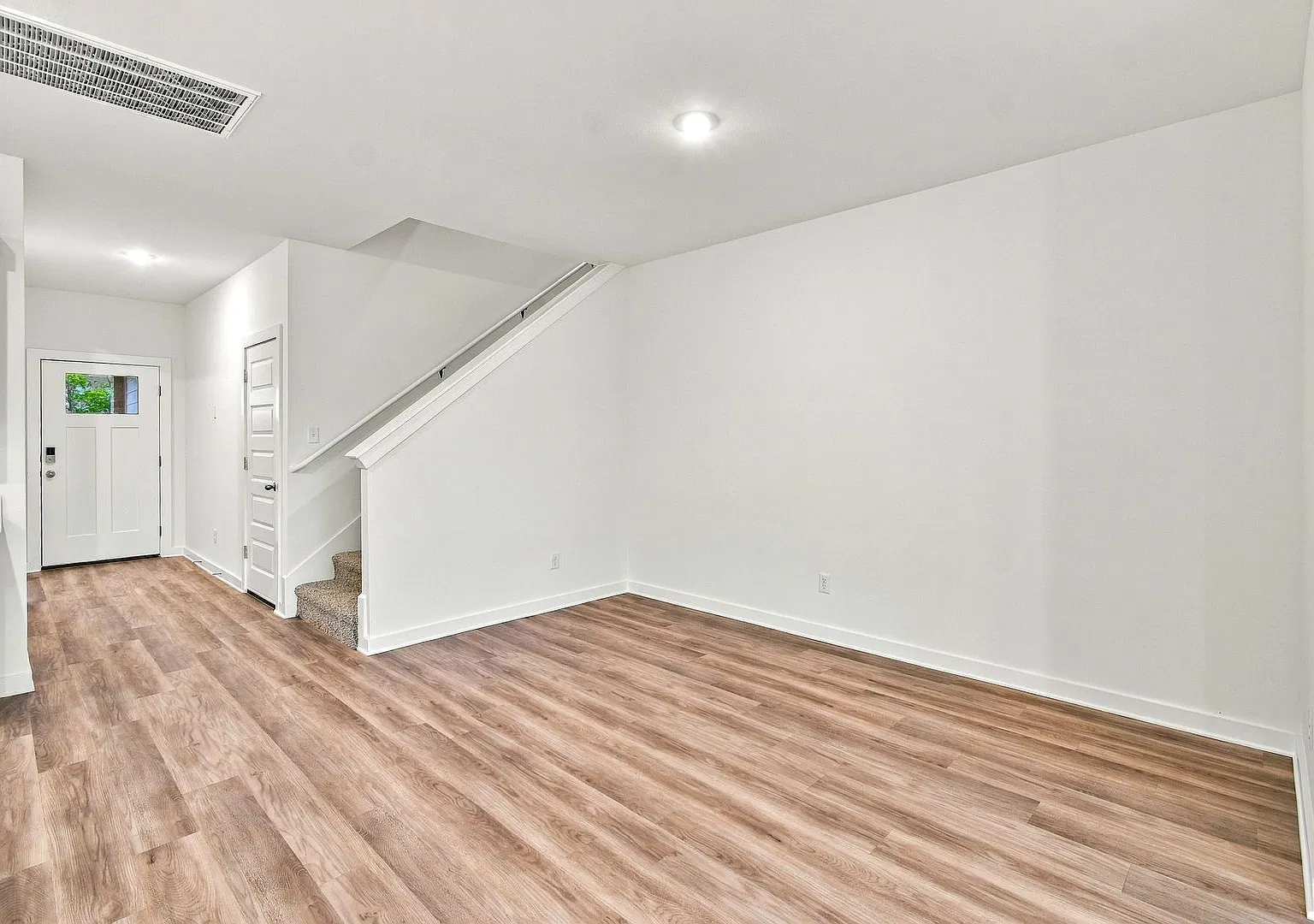 BrandNew 4 Bed / 3 Bath Home with Modern Finishes & Fenced Yard — Photo 3