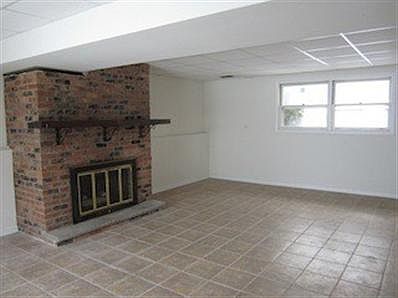 2nd image of 114 E Lake Shore Dr