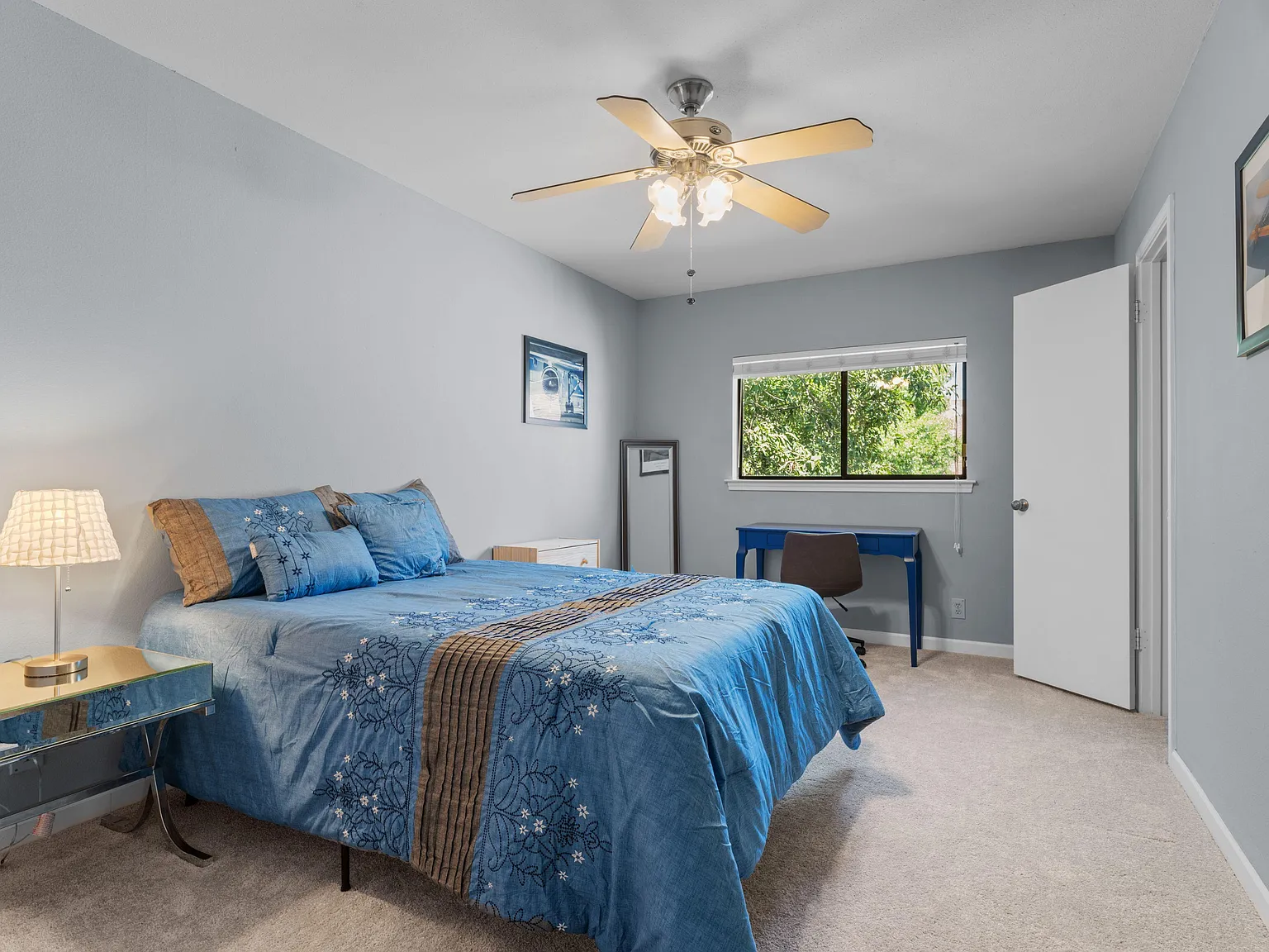 4 bed, 2.0 bath, 2420 sqft, $793 — Photo 1