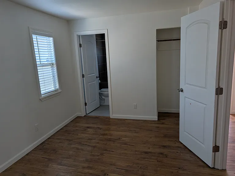 1410 C St — Photo 11