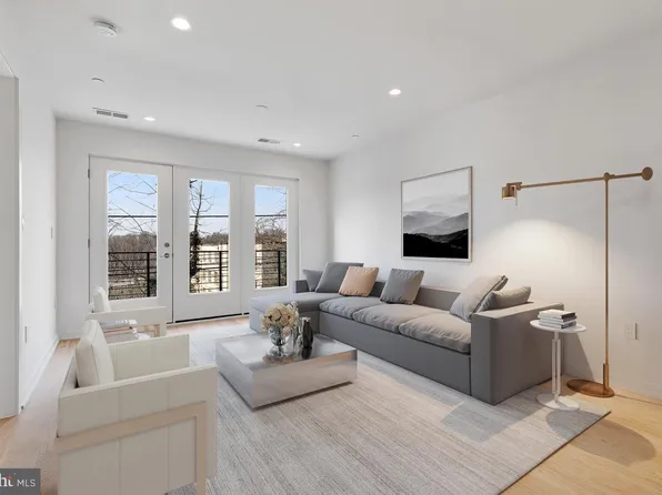 2216 40th Pl NW Unit 5, Washington, DC 20007
