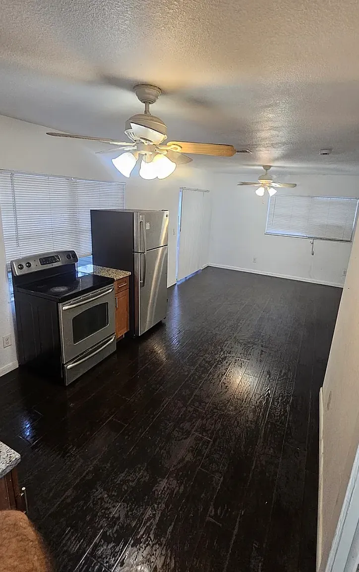1 bed, 400 sqft, $1,250 — Photo 3