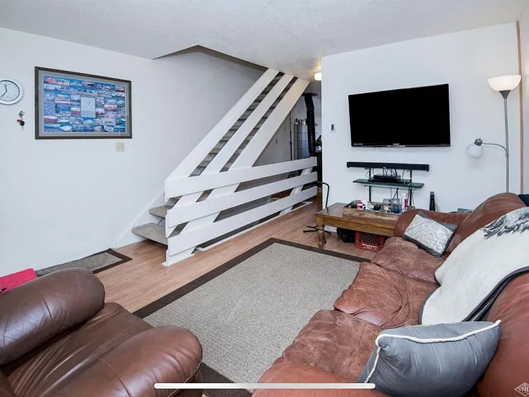 85 Chambers Ave #9 — Photo 3