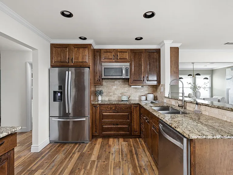 2710 Thrushwood Dr — Photo 15